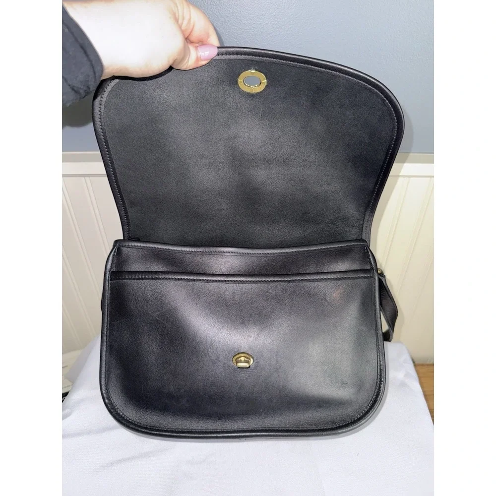 Vintage Coach Black Leather Gold City Crossbody Bag Purse Turnlock Handbag EUC